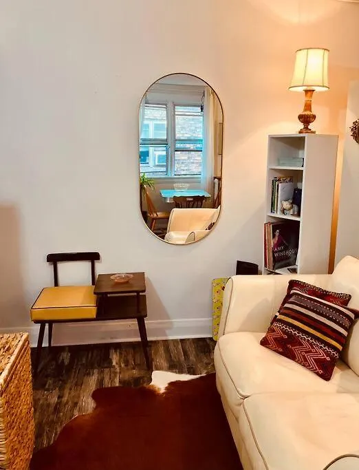Hipster Studio In Little Italy Apartment Toronto