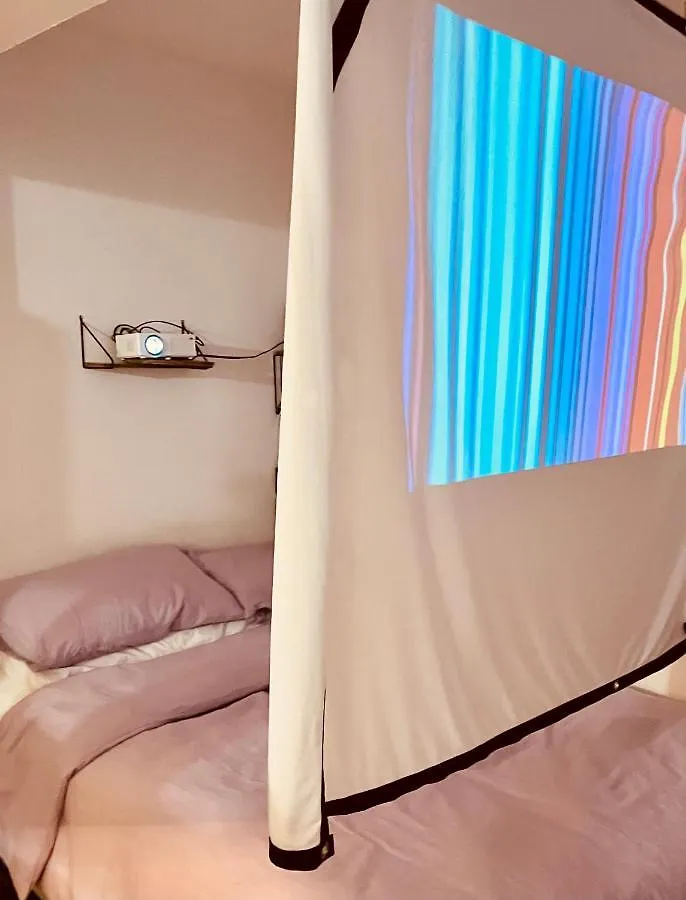 Hipster Studio In Little Italy Apartment Toronto