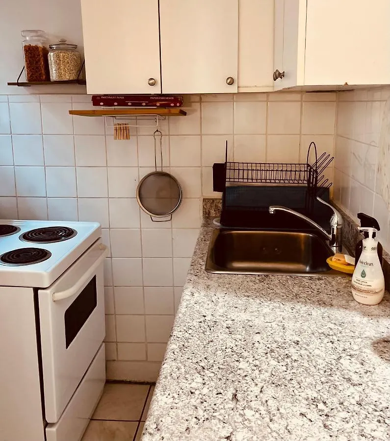 Hipster Studio In Little Italy Apartment Toronto