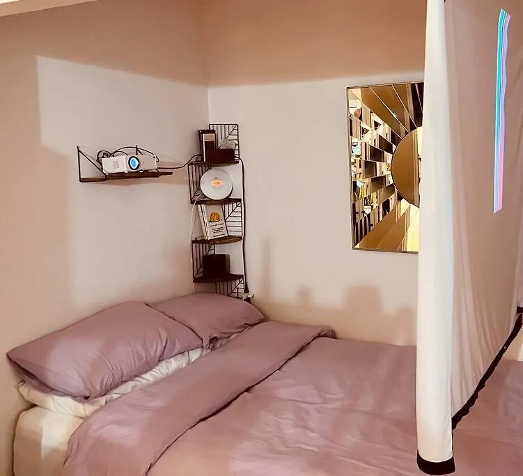 Hipster Studio In Little Italy Apartment Toronto Canada
